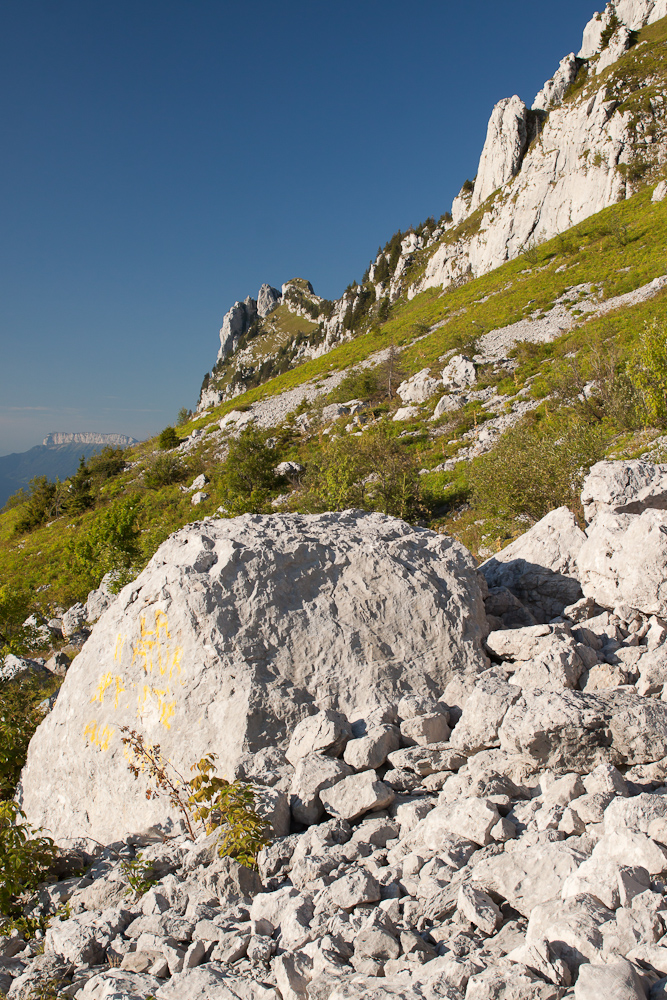 Falaises sous la dent des Portes