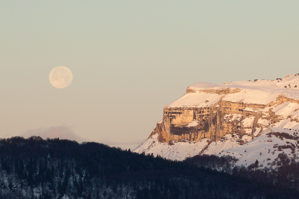 La Lune se couche et le soleil se lève Sur Margériaz