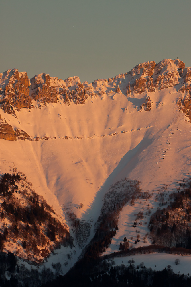 Le soleil se couche sur la dent d'Arclusaz