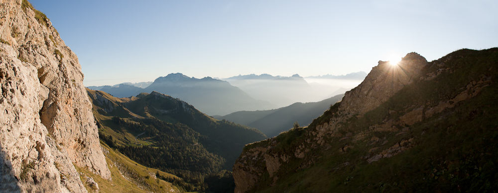 Vue sur l'alpage de la montagne du Charbon