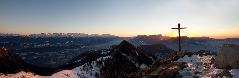 Croix de la Galoppaz au coucher du soleil