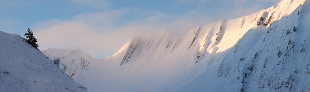 Premiers rayons de soleil sur le mont d'Armenaz