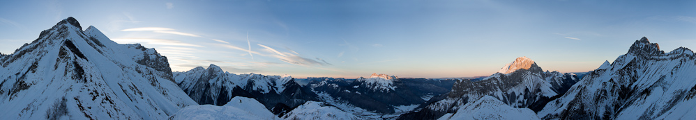 Panorama complet des sommets des Bauges