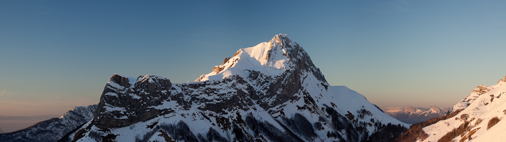 Coucher du soleil sur le Trélod et le col de Chérel