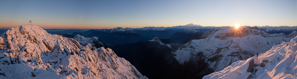 Lever de soleil sur le sommet du Trélod